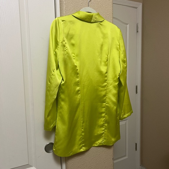 SHOW ME YOUR MUMU Felix Blazer in Citrine Luxe Satin MEDIUM - Picture 9 of 11